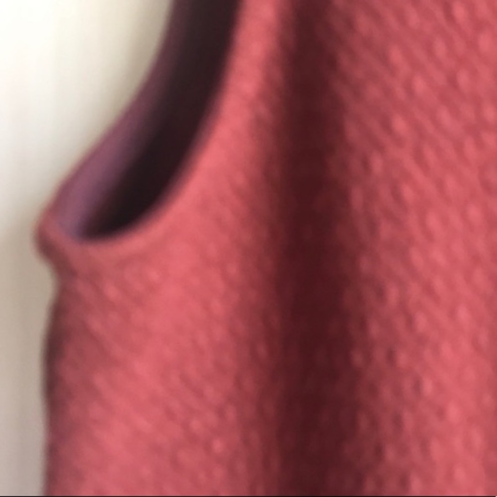 SOLD! Ann Taylor Rustic Red Textured Sleeveless Pleated Peplum Top - Picture 6 of 7